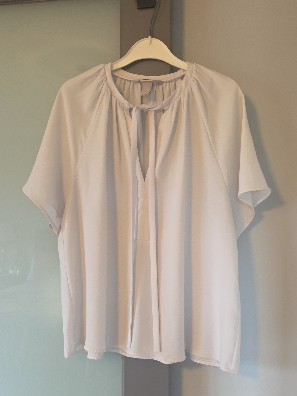 H&M Size M Short Sleeve Blouse